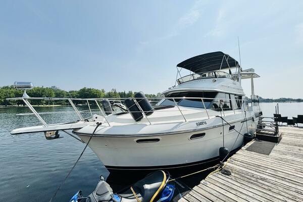 LIQUID ASSET 38ft Carver Yacht For Sale