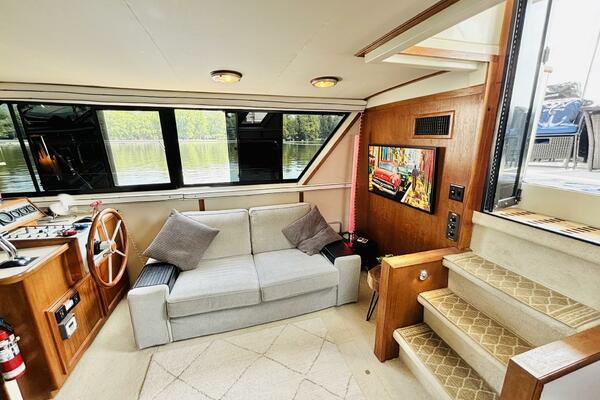 LIQUID ASSET 38ft Carver Yacht For Sale