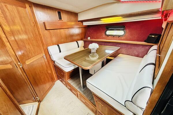 LIQUID ASSET 38ft Carver Yacht For Sale