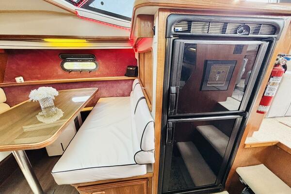 LIQUID ASSET 38ft Carver Yacht For Sale