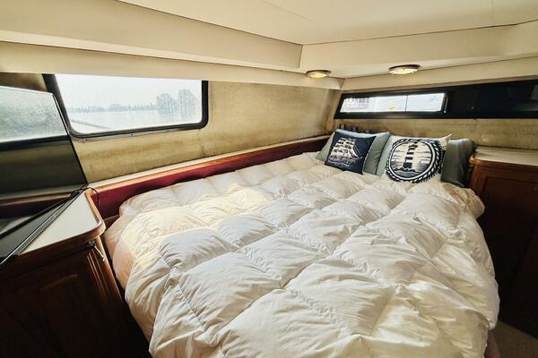 LIQUID ASSET 38ft Carver Yacht For Sale