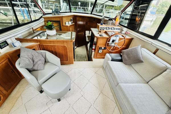 LIQUID ASSET 38ft Carver Yacht For Sale