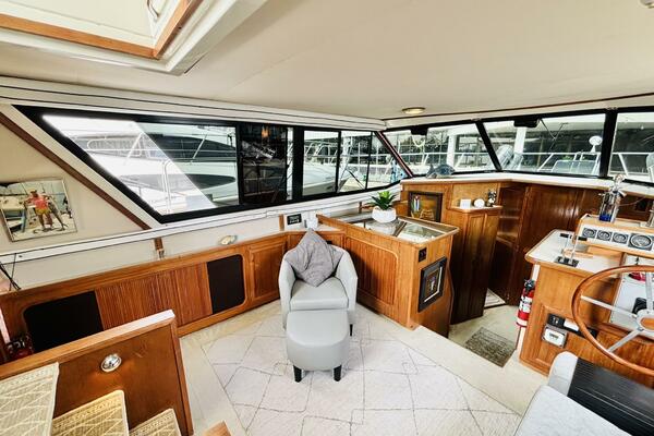 LIQUID ASSET 38ft Carver Yacht For Sale