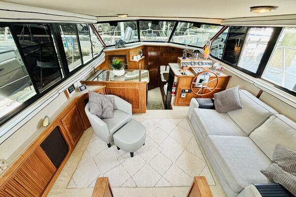 LIQUID ASSET 38ft Carver Yacht For Sale