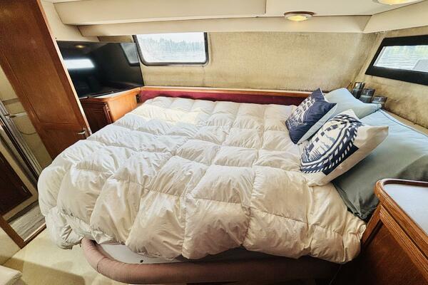 LIQUID ASSET 38ft Carver Yacht For Sale