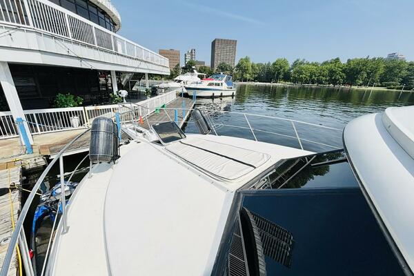 LIQUID ASSET 38ft Carver Yacht For Sale