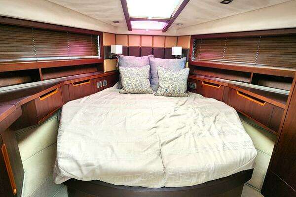 Galeon 430 HTC Yacht For Sale