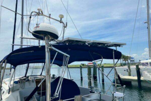 Photo of the 2002 Jeanneau 43DS