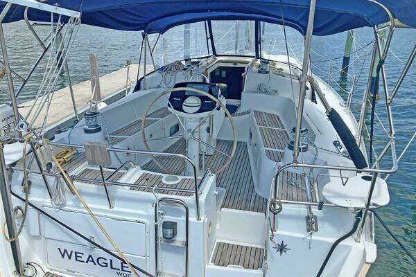Photo of the 2002 Jeanneau 43DS