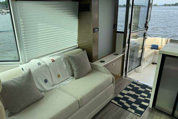 Cruisers Yachts 45 Cantius Yacht For Sale