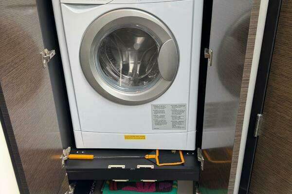 Cruisers Yachts 45 Cantius Yacht For Sale