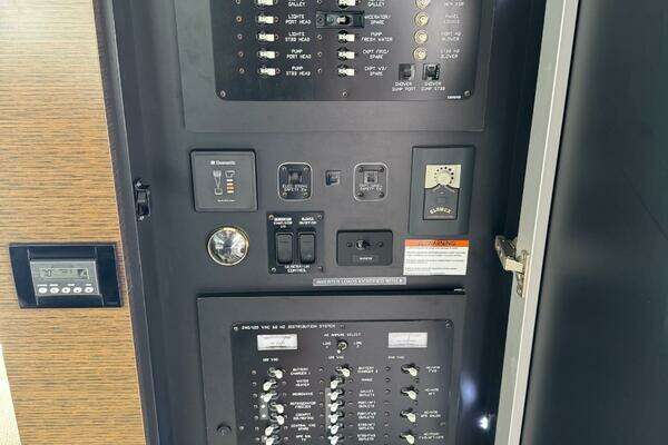 Cruisers Yachts 45 Cantius Yacht For Sale