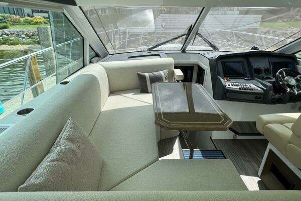 Cruisers Yachts 45 Cantius Yacht For Sale