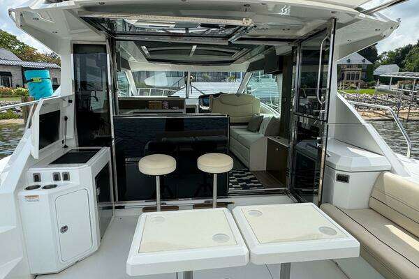 Cruisers Yachts 45 Cantius Yacht For Sale