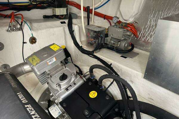 Cruisers Yachts 45 Cantius Yacht For Sale