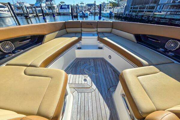 2015 Sea Ray 35