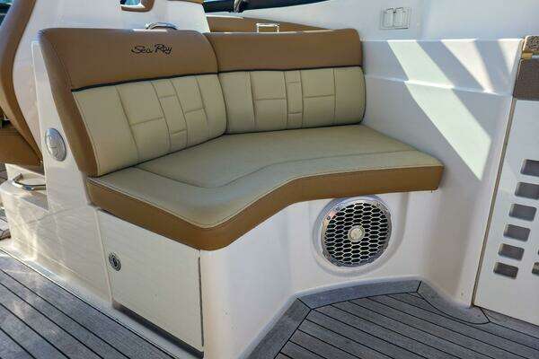 2015 Sea Ray 35