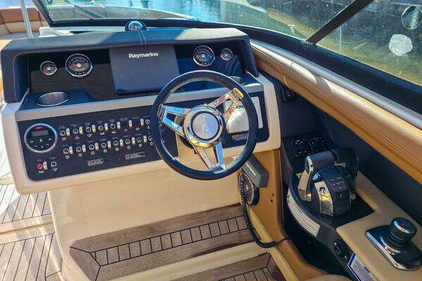 2015 Sea Ray 35