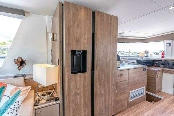 Bali 4.8 Yacht For Sale