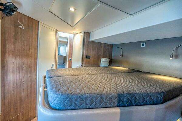 Bali 4.8 Yacht For Sale