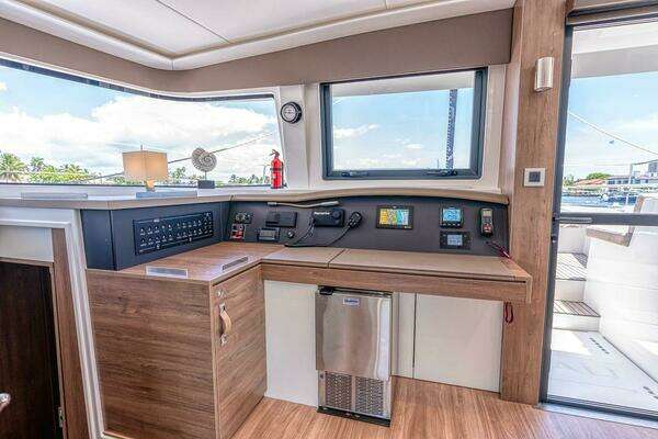 Bali 4.8 Yacht For Sale