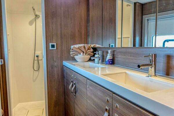 Bali 4.8 Yacht For Sale
