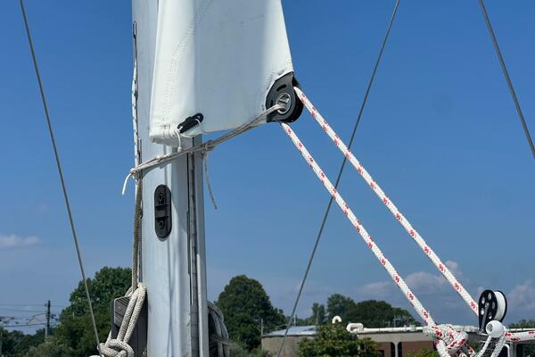 Pursuit 38ft Hunter Yacht For Sale