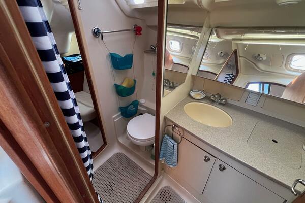 Pursuit 38ft Hunter Yacht For Sale