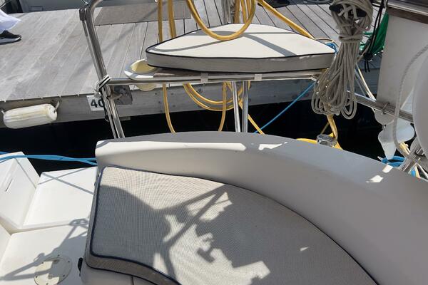 Pursuit 38ft Hunter Yacht For Sale