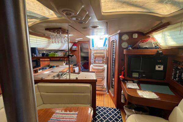 Pursuit 38ft Hunter Yacht For Sale