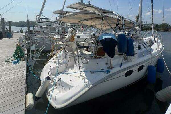 38-ft-Hunter-2001-380-Pursuit-Mystic Connecticut United States yacht for sale