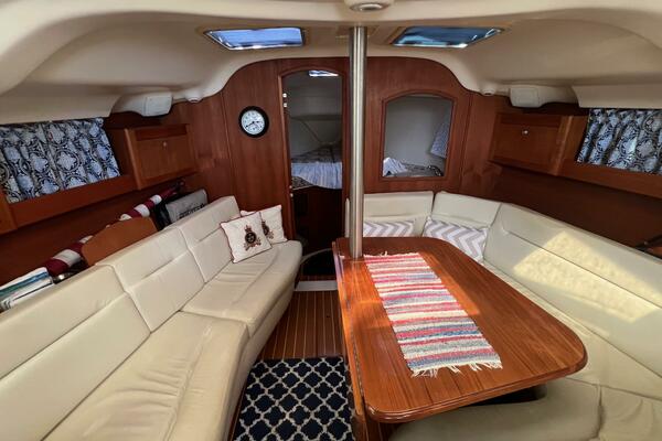 Pursuit 38ft Hunter Yacht For Sale