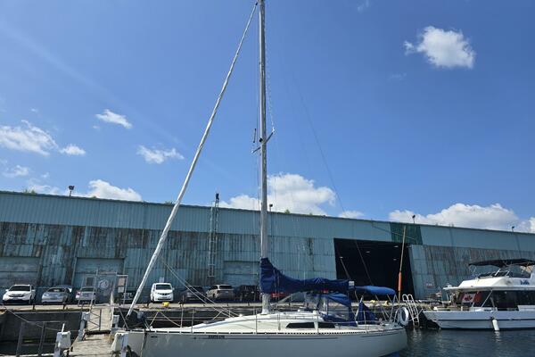 34ft C amp C Yacht For Sale