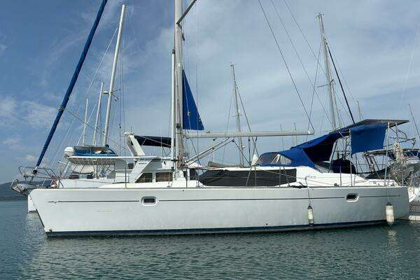 41-ft-Wauquiez-2004-Pilot Saloon 40-Windancer-Phuket Thailand yacht for sale