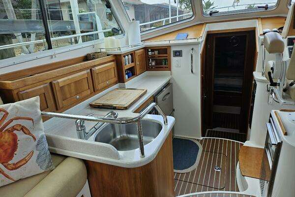 Back Cove 37 Yacht For Sale