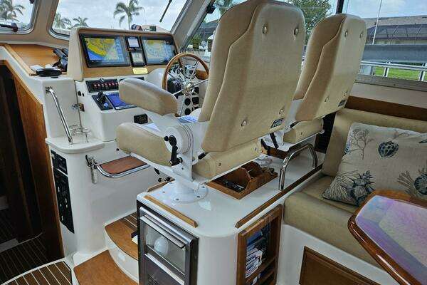 Back Cove 37 Yacht For Sale
