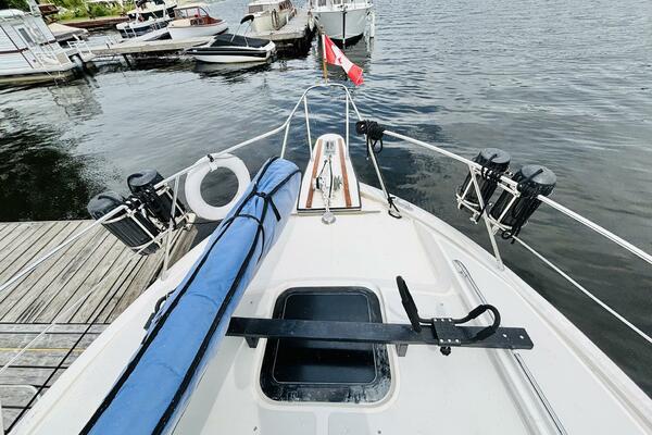 MISS DAISY 35ft President Yacht For Sale