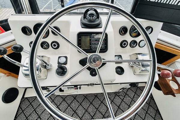 MISS DAISY 35ft President Yacht For Sale