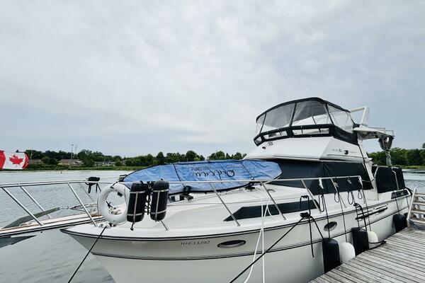 MISS DAISY 35ft President Yacht For Sale