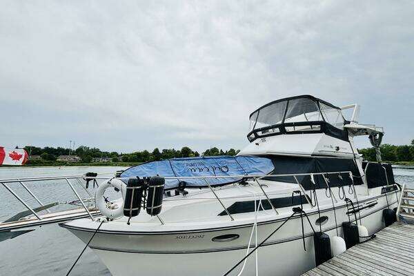 35-ft-President-1987-35 AFT CABIN-MISS DAISY-SMITHS FALLS Ontario Canada yacht for sale