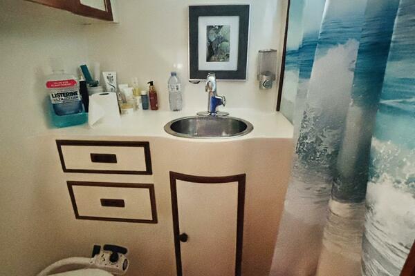 MISS DAISY 35ft President Yacht For Sale