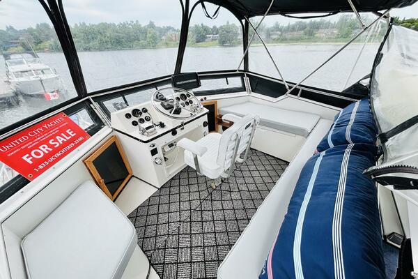 MISS DAISY 35ft President Yacht For Sale