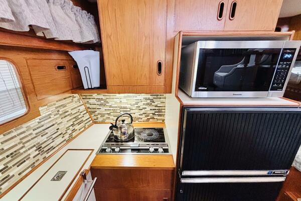 MISS DAISY 35ft President Yacht For Sale