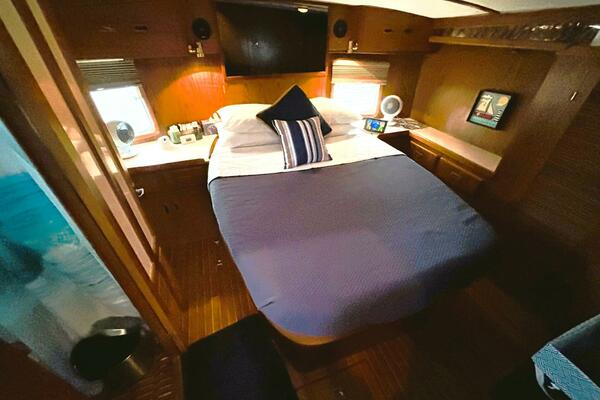 MISS DAISY 35ft President Yacht For Sale