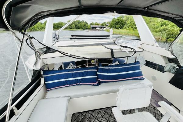 MISS DAISY 35ft President Yacht For Sale