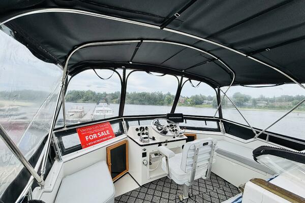 MISS DAISY 35ft President Yacht For Sale