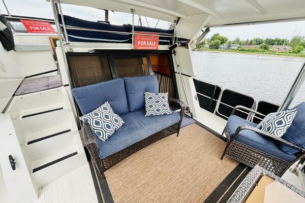 MISS DAISY 35ft President Yacht For Sale