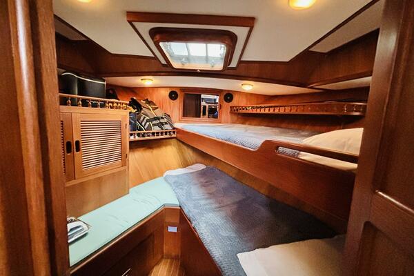 MISS DAISY 35ft President Yacht For Sale