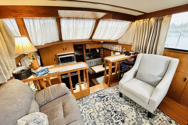 MISS DAISY 35ft President Yacht For Sale