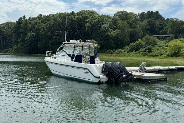 Photo of the 1999 Boston Whaler 28 Conquest